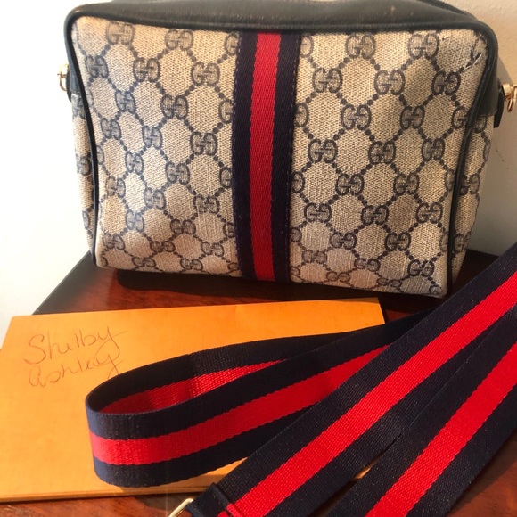 Authentic Gucci Sherry Line Crossbody - Picture 2 of 12
